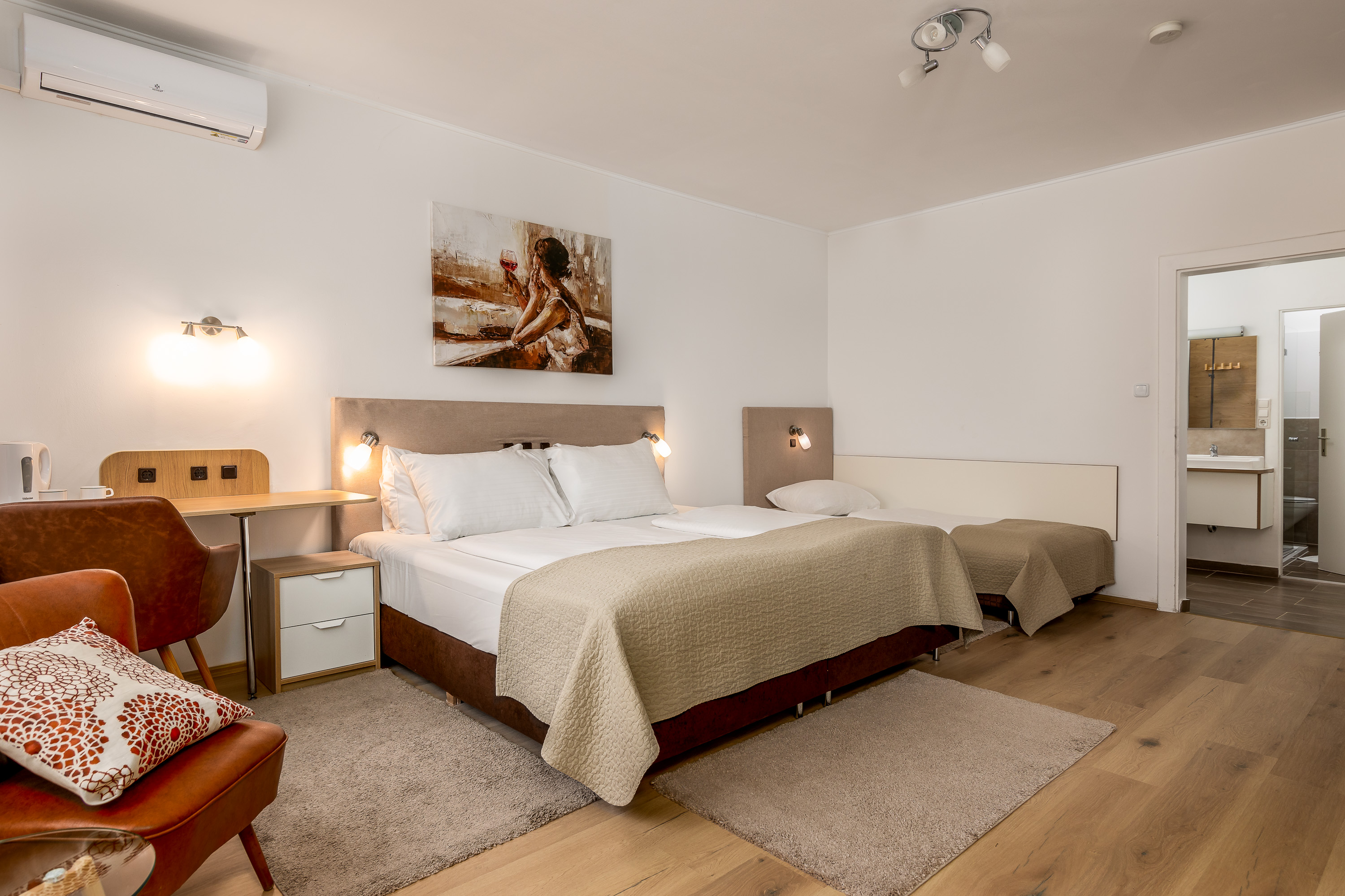 Hotel Zentral triple room