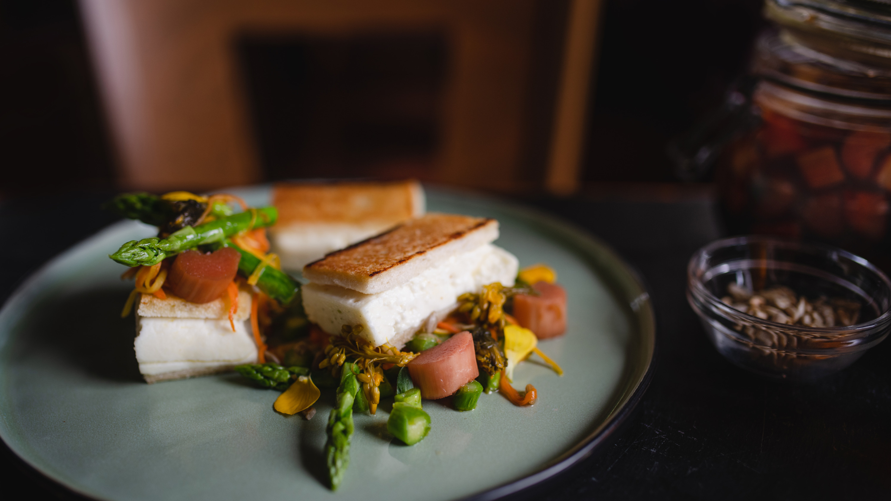 Mostviertler Schafkäse auf pikantem Gemüse Mostviertler Schafkäse auf pikantem Gemüse