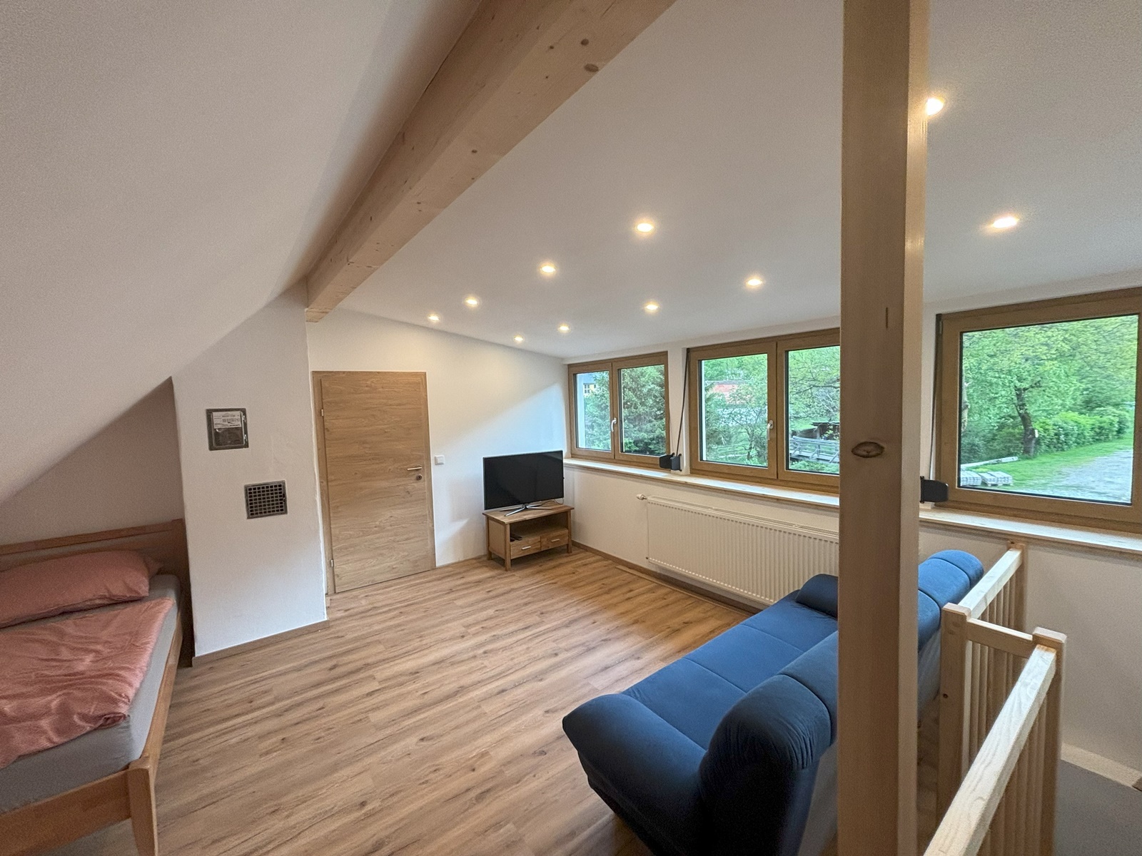 Diele offen mit zwei Schlafplätzen