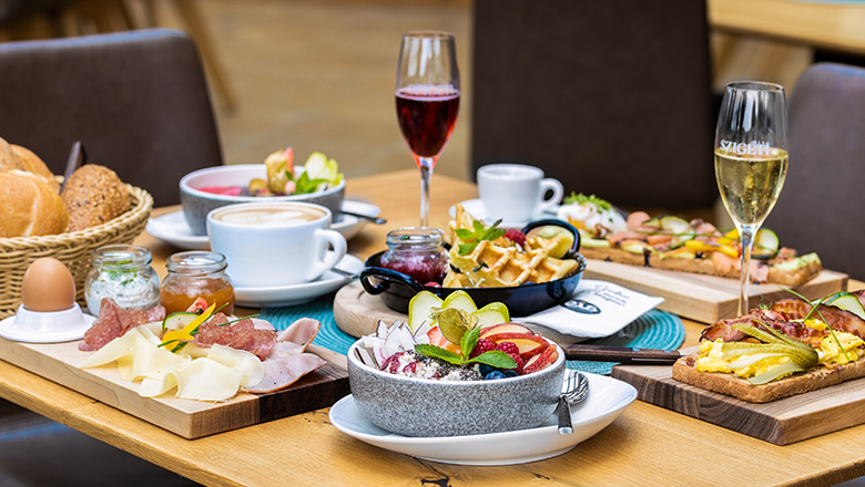 Eis-Greissler coffee house, breakfast