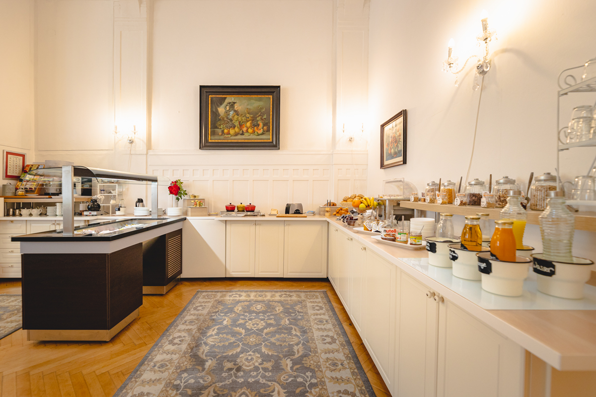 Hotel Zentral breakfast buffet