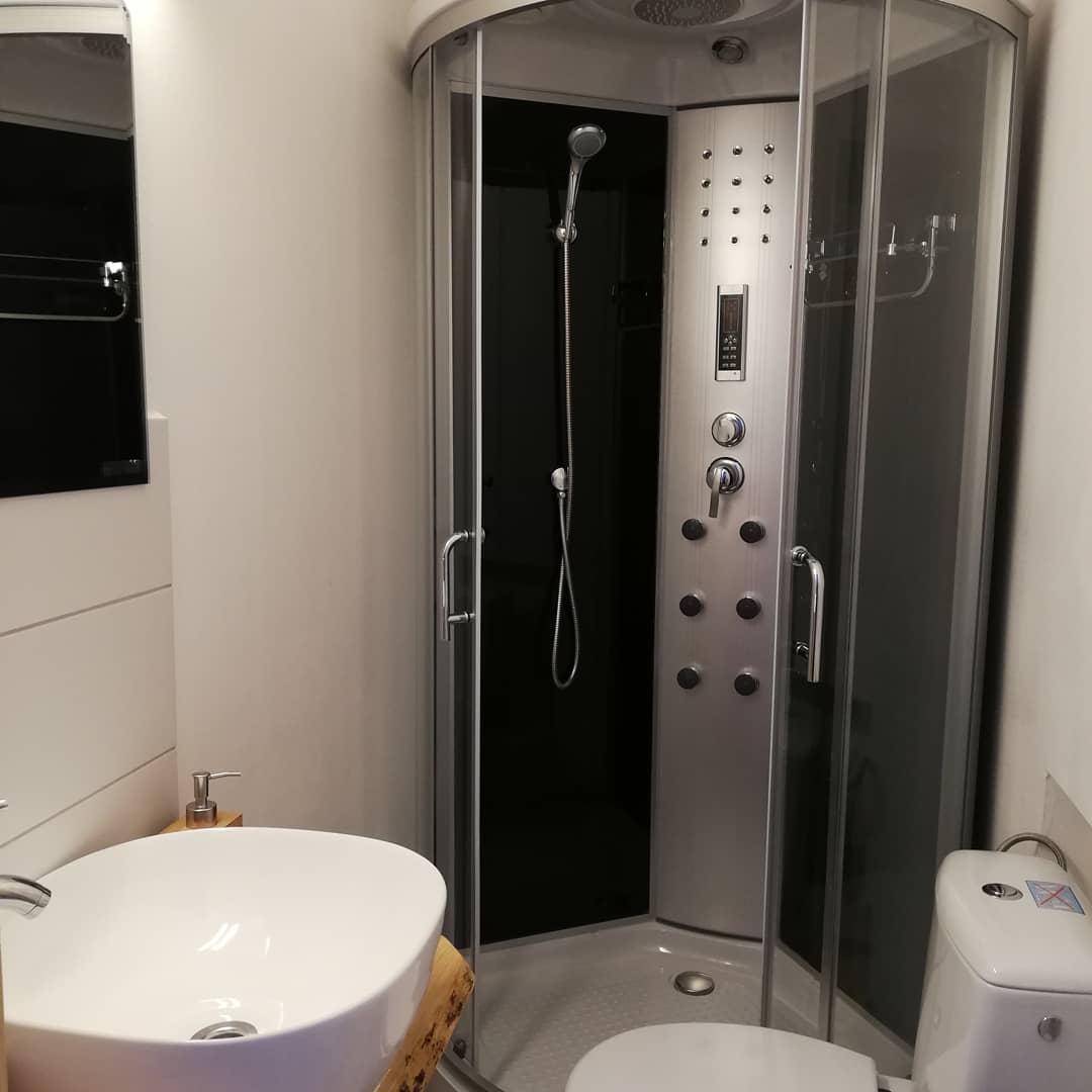 Bathroom double room