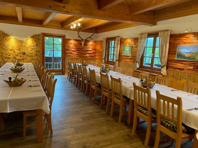 Ansprechender Speisesaal für diverse Feiern